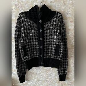 MaxMara Virgin Wool Black and White Cardigan PTP 22"